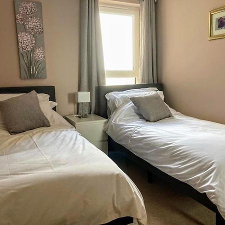 Beautiful 2 Bedroom Flat Overlooking Golf Course Карнусти Экстерьер фото